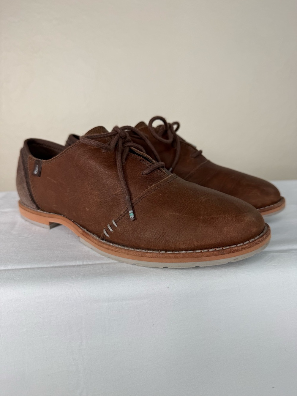 Ahnu Emery Brown Suede & Leather Oxford Lace Up Shoes Size 8 EUC HTF